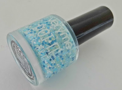 oriflame-very-me-dot-it-crusty-blue-nail-polish