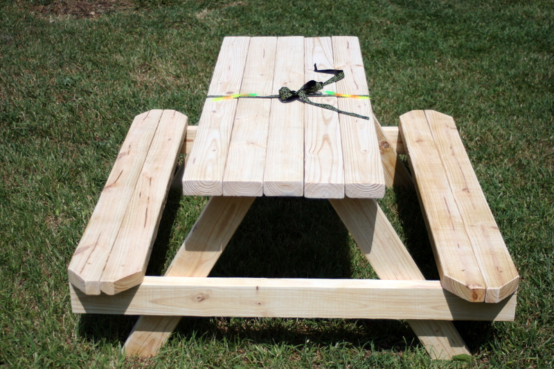 Greene Acres Hobby Farm DIY Wooden Child Picnic Table Instructions