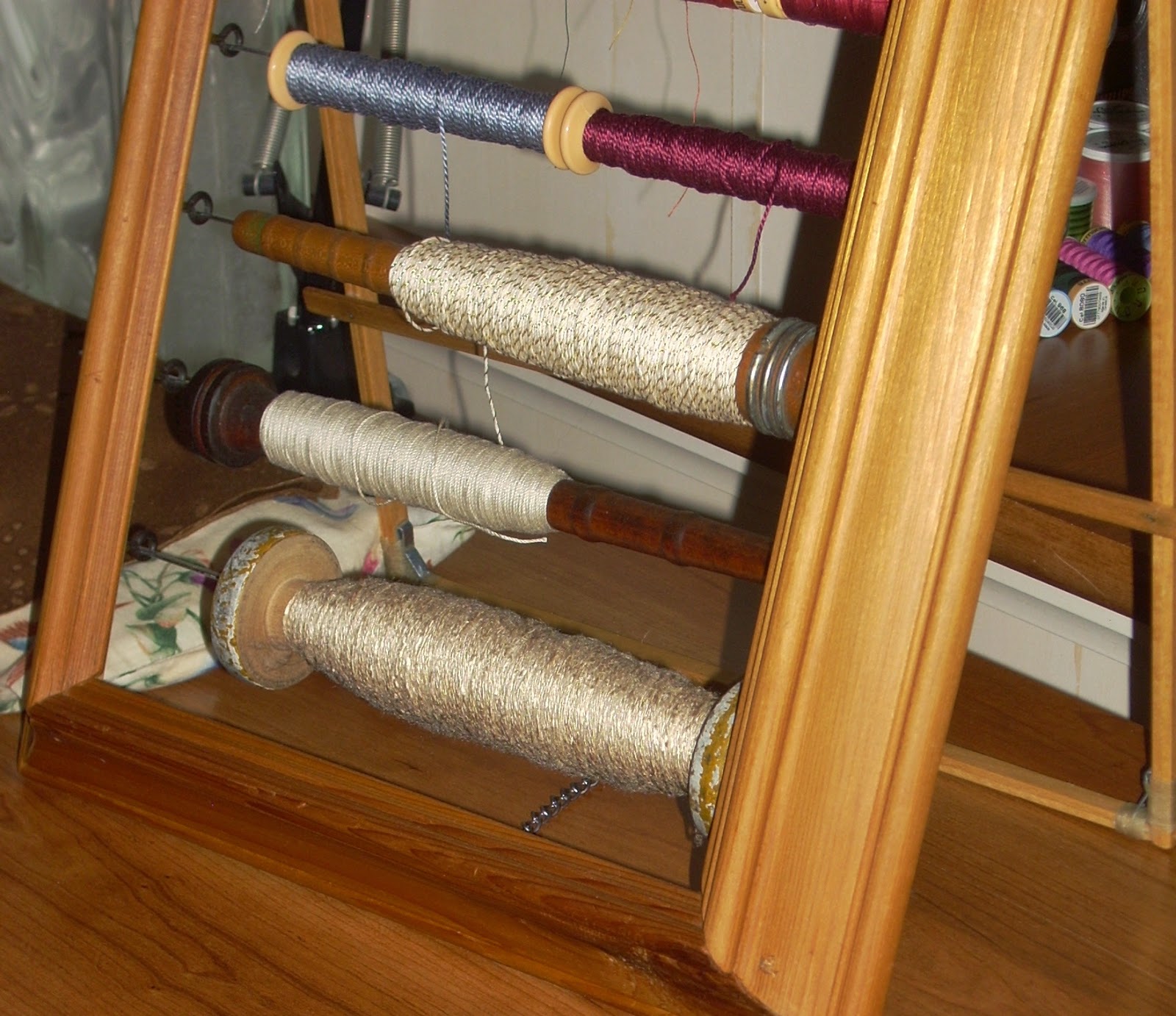 HeartSong Studio: HeartSong Studio&rsquo;s Weaving Spool Rack