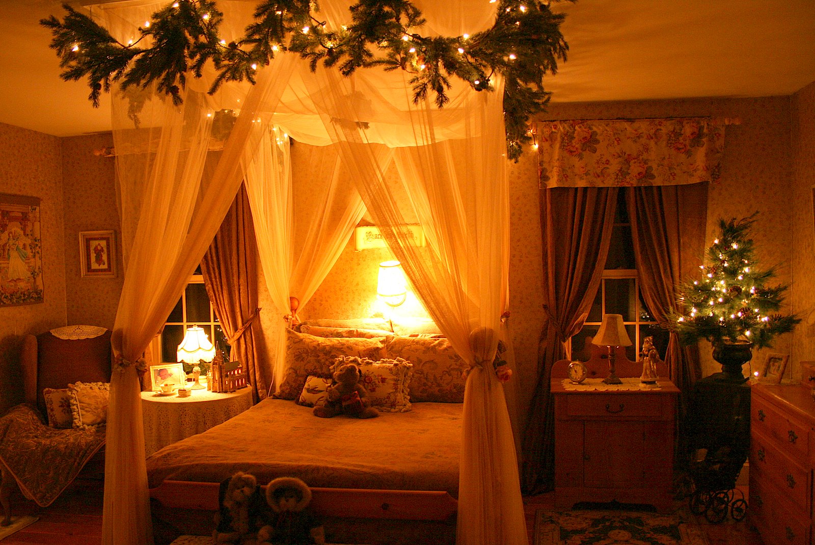 Romantic Christmas Bedroom Decor