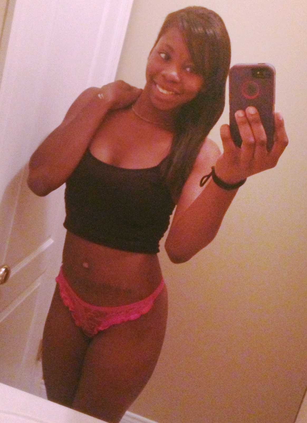 girl sends me selfies girl sends me selfies