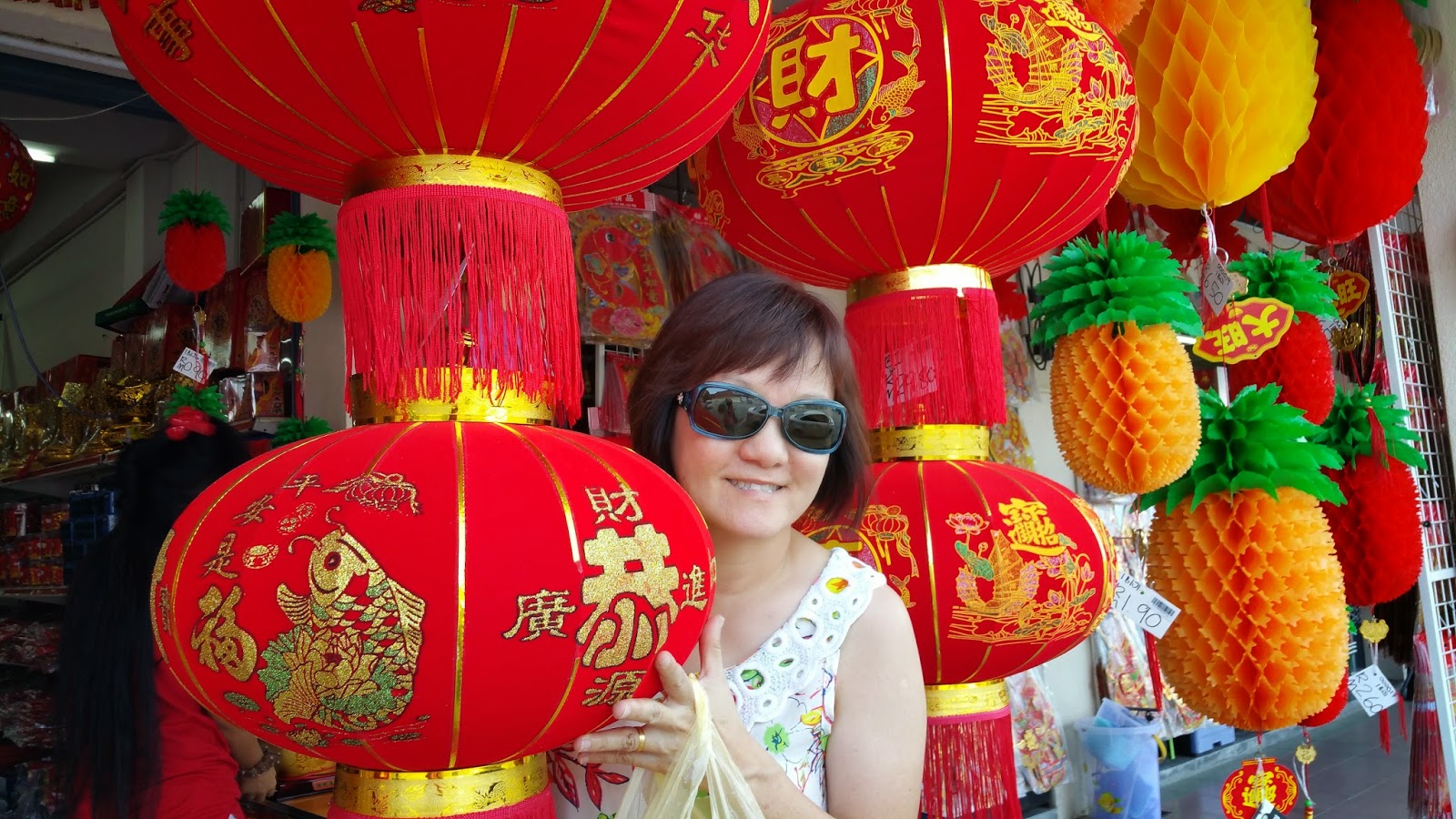 Pictures of chinese new year lanterns Xing Fu: RED LANTERNS FOR CHINESE NEW YEAR