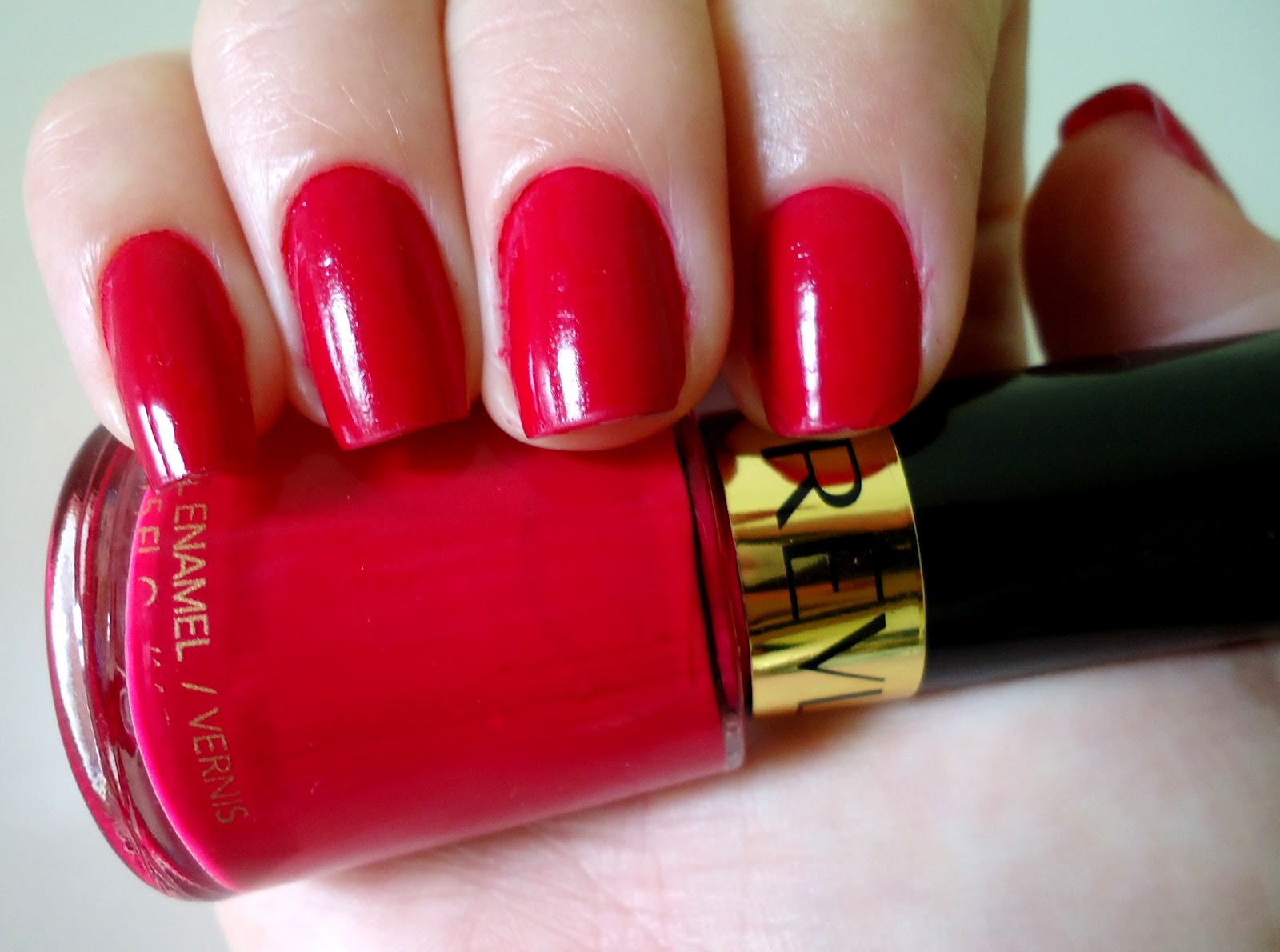 Esmalte Da Semana Cherries in the Snow Revlon Gerusa Florencio