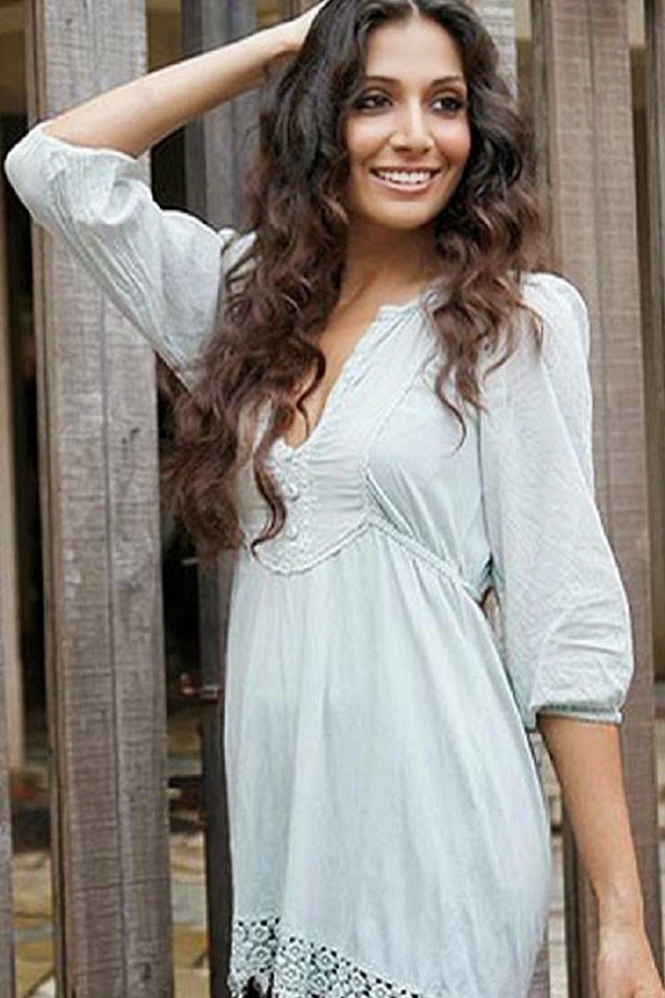 Beautiful Girls : MONICA DOGRA
