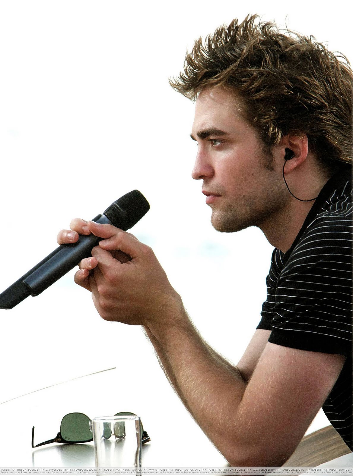 Robert Pattinson Wallpapers