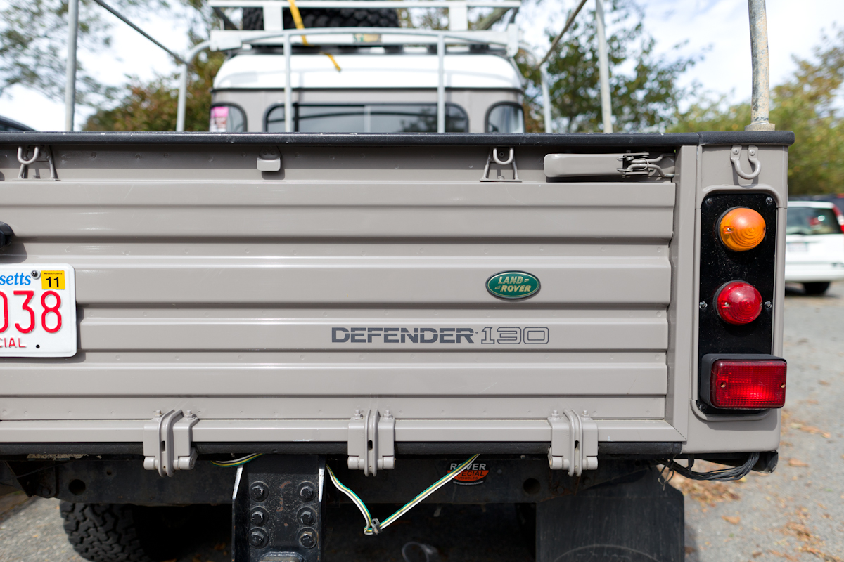 THE STREET PEEP 2006 Land Rover Defender 130 Tdi