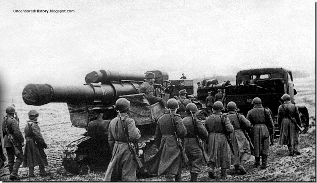  Red Army soldiers bring 280 mm Br 5 heavy gun East Prussia