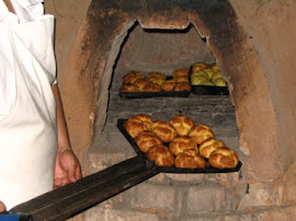 Broinhas de Fubá, No Forno de Lenha