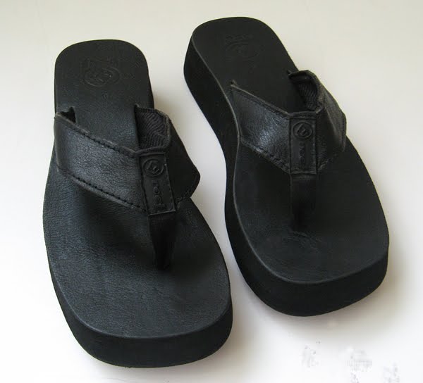 REEF BUTTER BLACK LEATHER PLATFORM SANDALS WOMENS SIZE 8