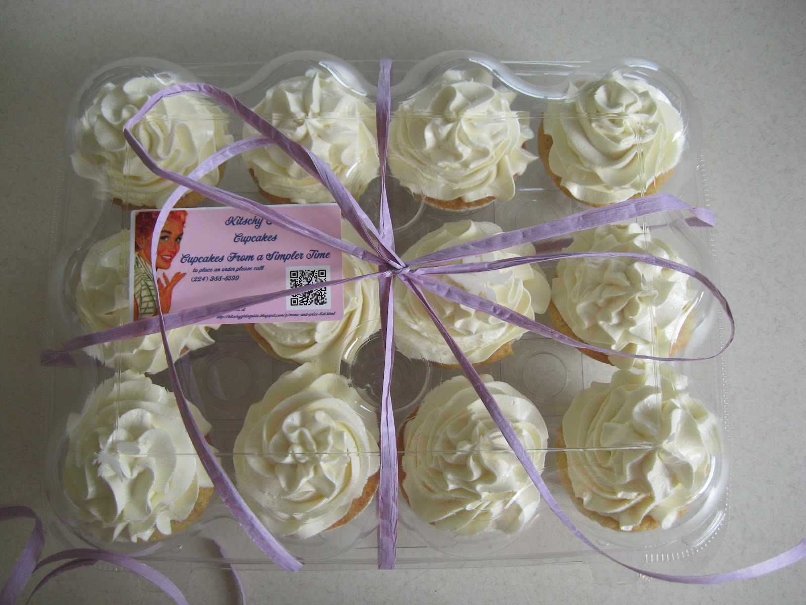 A Kitschy Girl's Guide To Cupcakes and More Pineapple Cupcakes with Italian Butter Cream