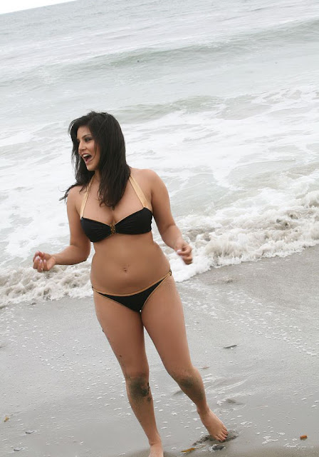 Sunny Leone New Bikini Images