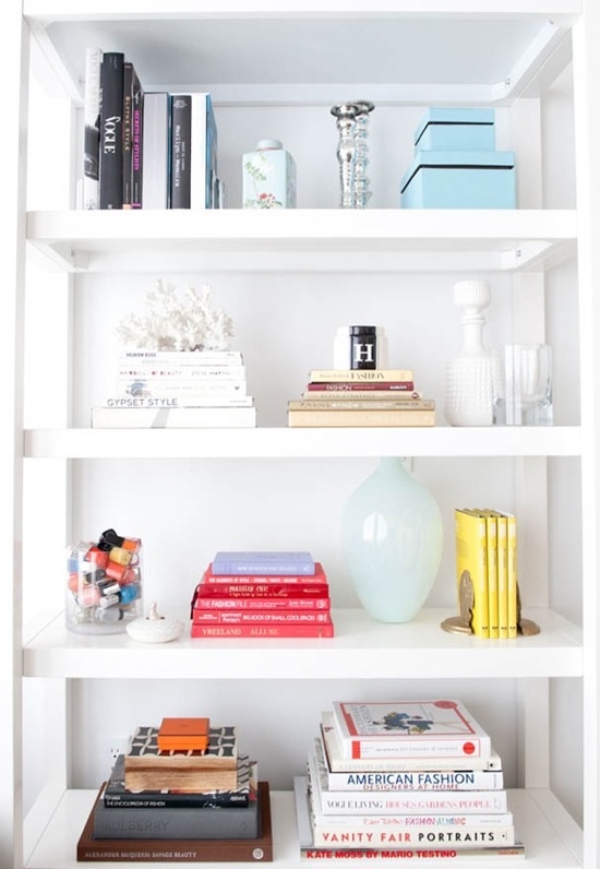 I simply lovearranging bookshelves