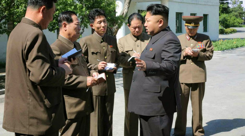 النشاطات العسكريه للزعيم الكوري الشمالي كيم جونغ اون .......متجدد  Kim+Jong-un+recently+visited+Xuzhe+Yong+Machinery+Factory+2