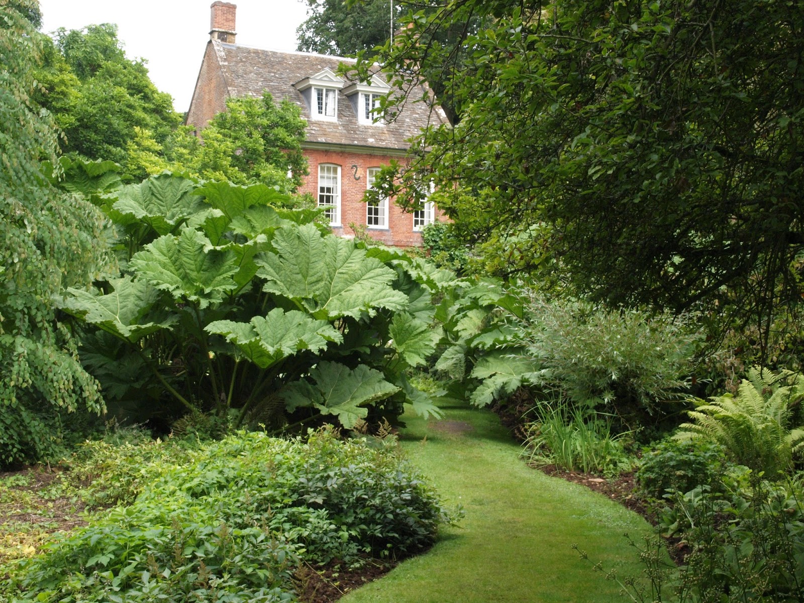 Ragged Robin's Nature Notes Upton House Gardens