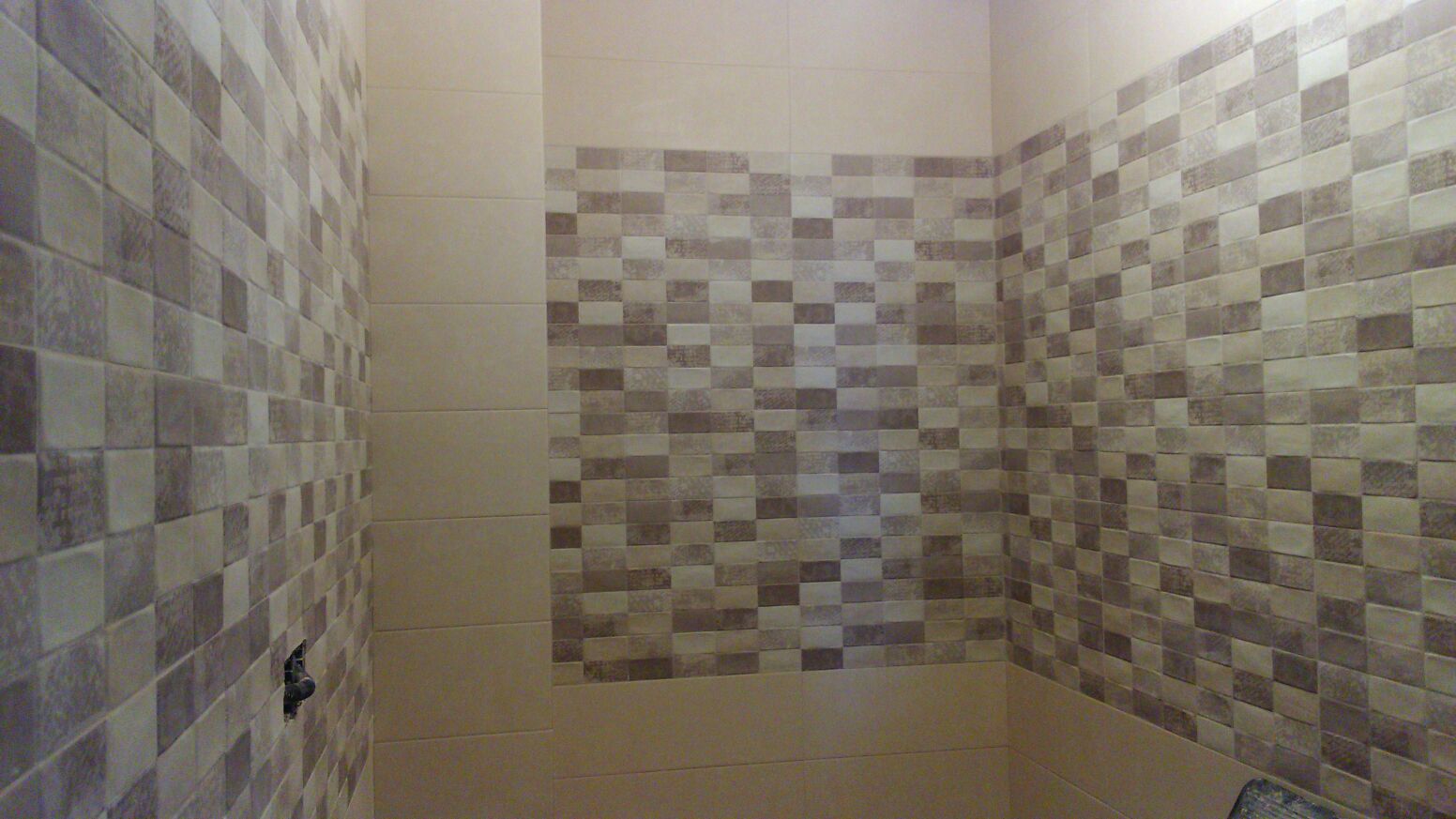 GTP Tarragona : Reforma de baño en tonos marrones