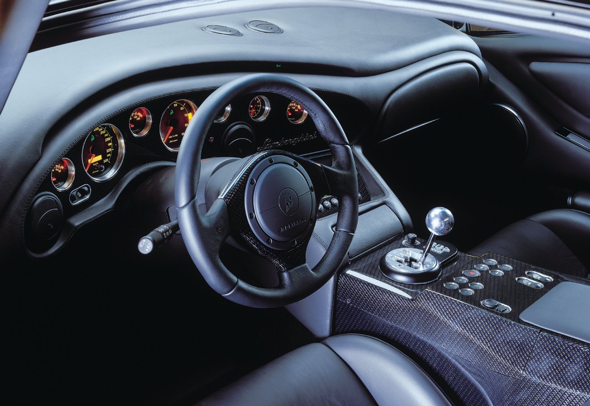 http://3.bp.blogspot.com/-YlT1u6qhyP0/Tj3pxo-ZO5I/AAAAAAAA0OU/JnRT3xyu80o/s1600/Lamborghini-Diablo-SV-interior.jpg