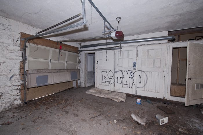 Hyperblogal: April 2011