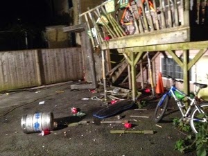 http://www.cbc.ca/news/canada/nova-scotia/deck-collapse-in-south-end-halifax-sends-6-to-hospital-1.2779841