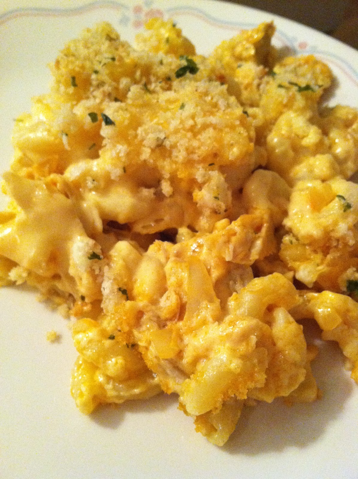 Leslie Cooks Buffalo Chicken Mac and Cheese