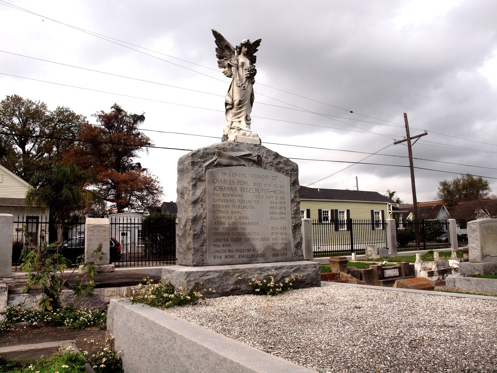 angels and people, life in New Orleans Carrollton Cemetery No. 1