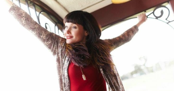 Miss Fisher's Murder Mysteries S01E02 - Murder on the Ballarat Train.