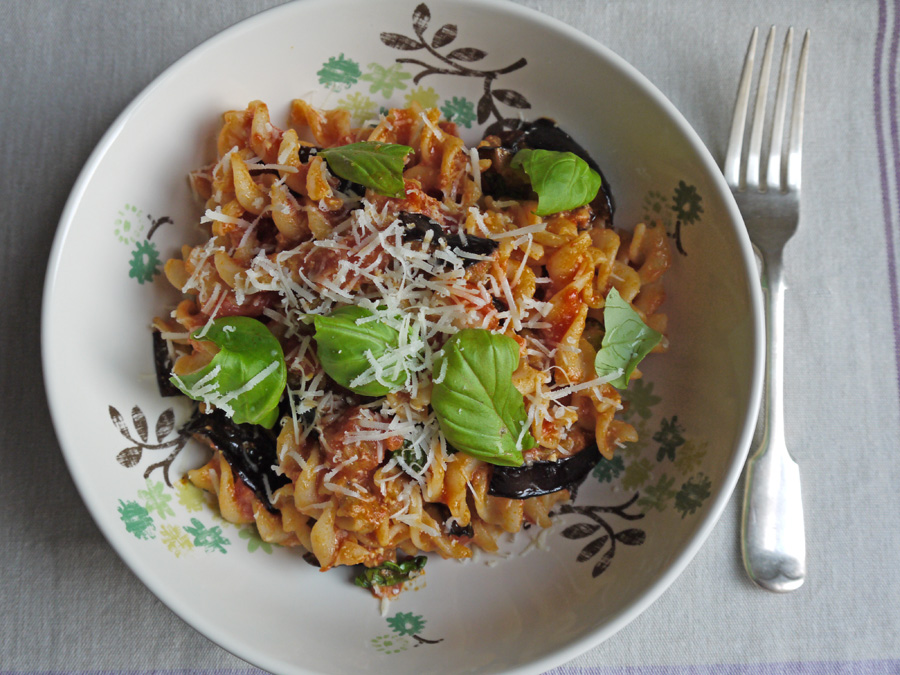 S e p a r a t e T o a s t e r s Aubergine, Tomato and Ricotta Pasta
