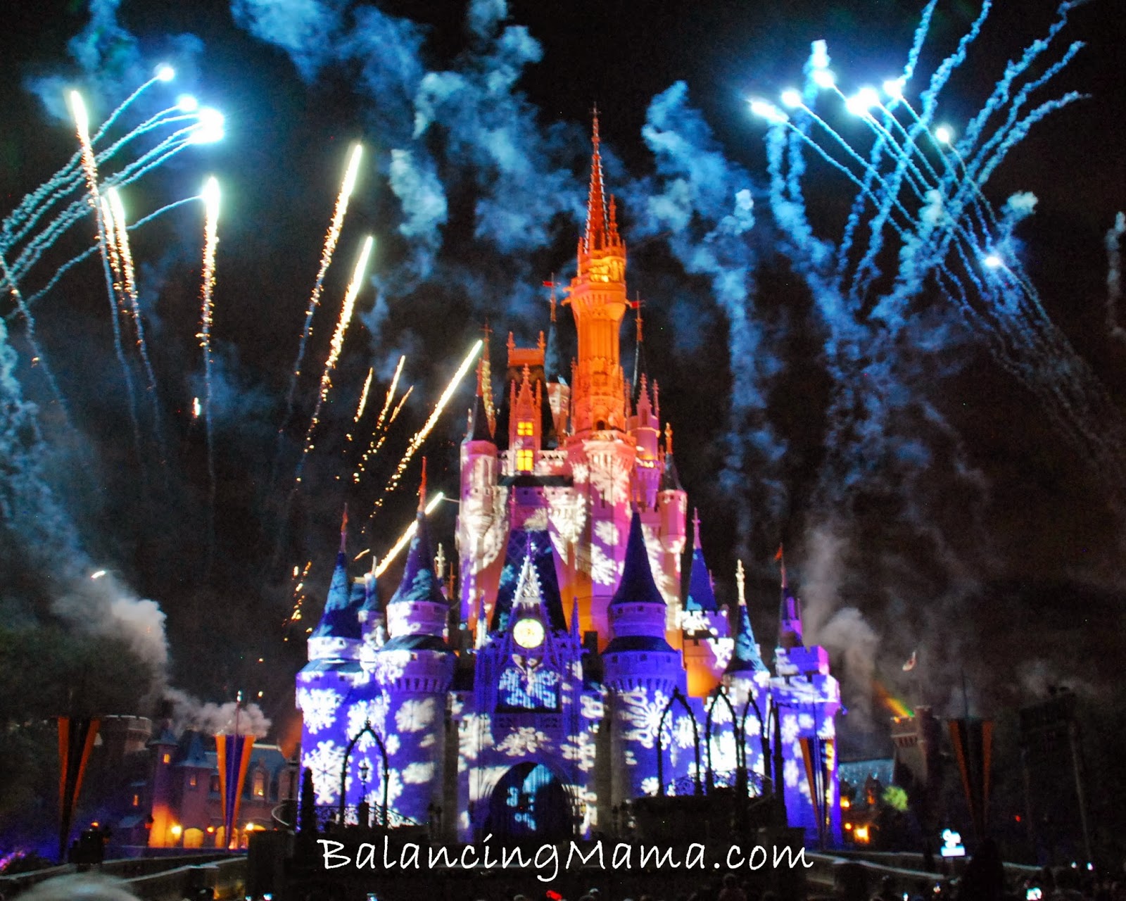 From @BalancingMama: Mickey's Very Merry Christmas Party: how we packed it all into a magical 6