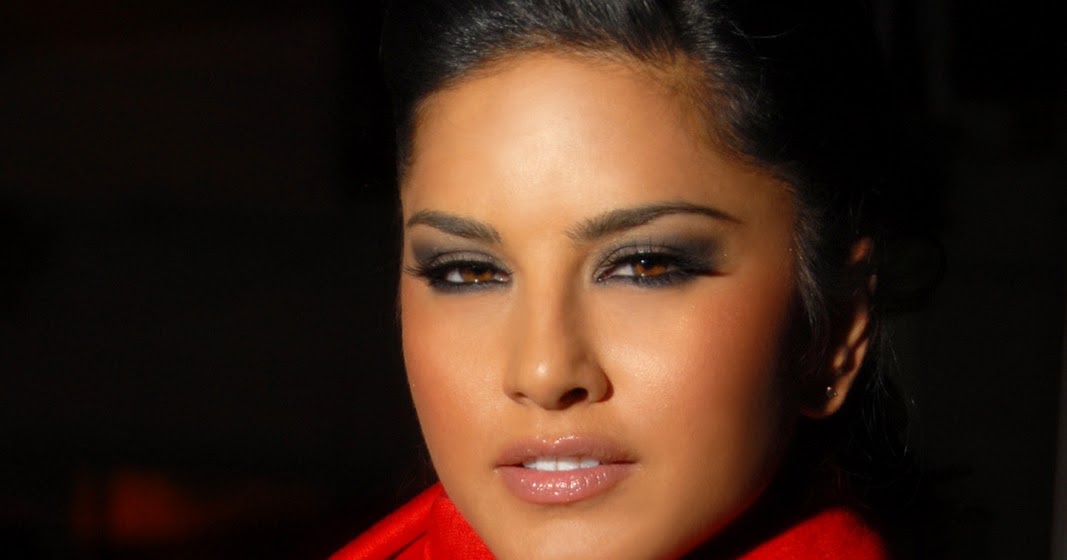 Sunny Leone Latest Hot Bikini Stills - Latest Tamil Actress, Telugu