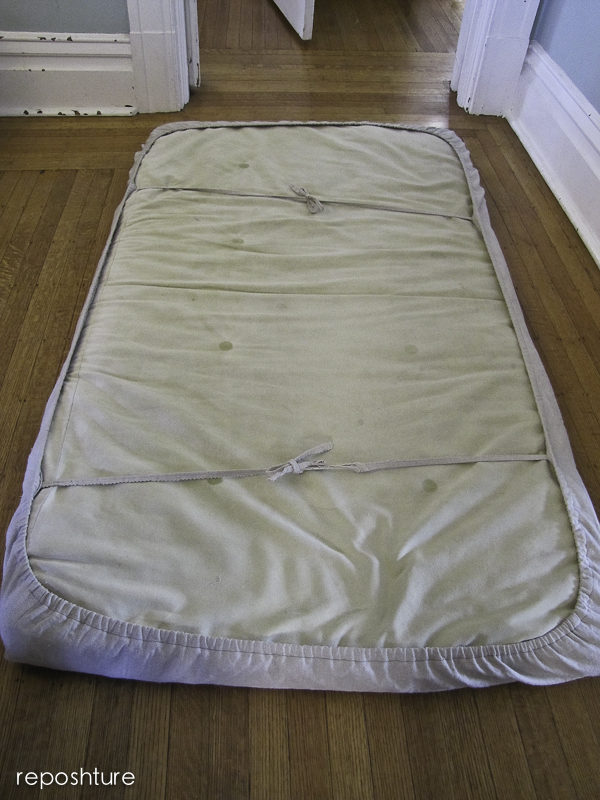 Reposhture Studio How to make an easy, elastic cushion cover