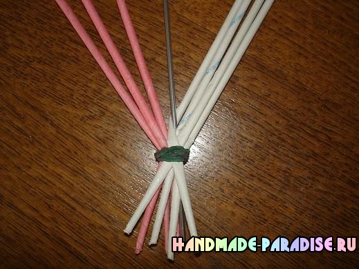 Плетение ручки для корзинки из газет Плетение ручки для корзинки из газет