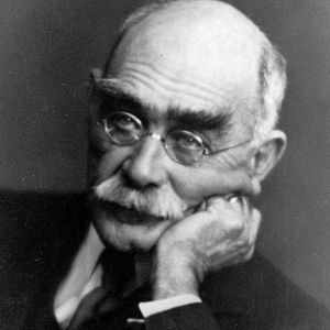 Rudyard Kipling was born in India and lived there until he was six