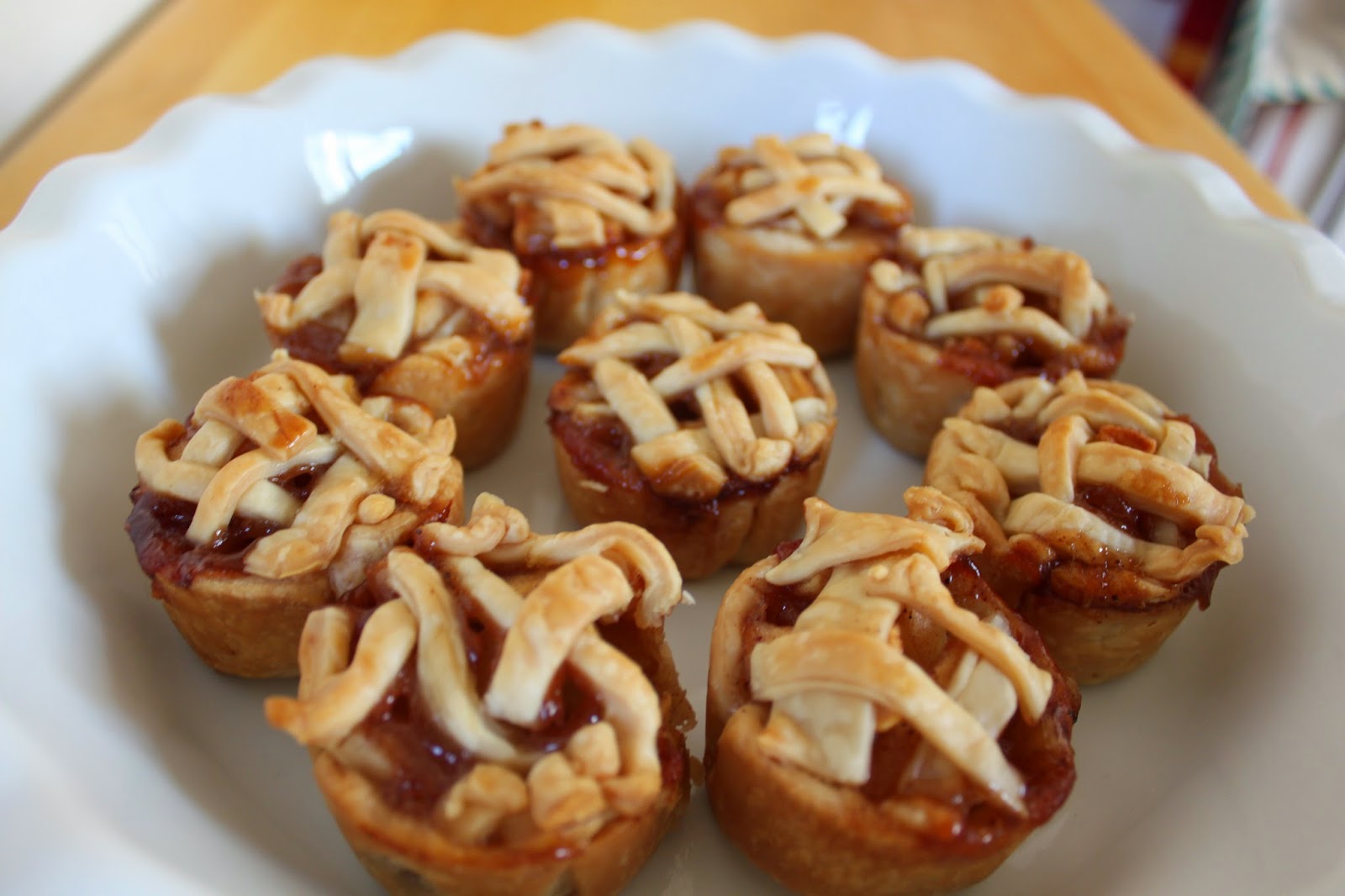 The Finer Things Mini Apple Pie Factory