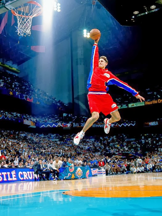 LeBron James recalls how 'Tomahawk dunk' became his signature shot