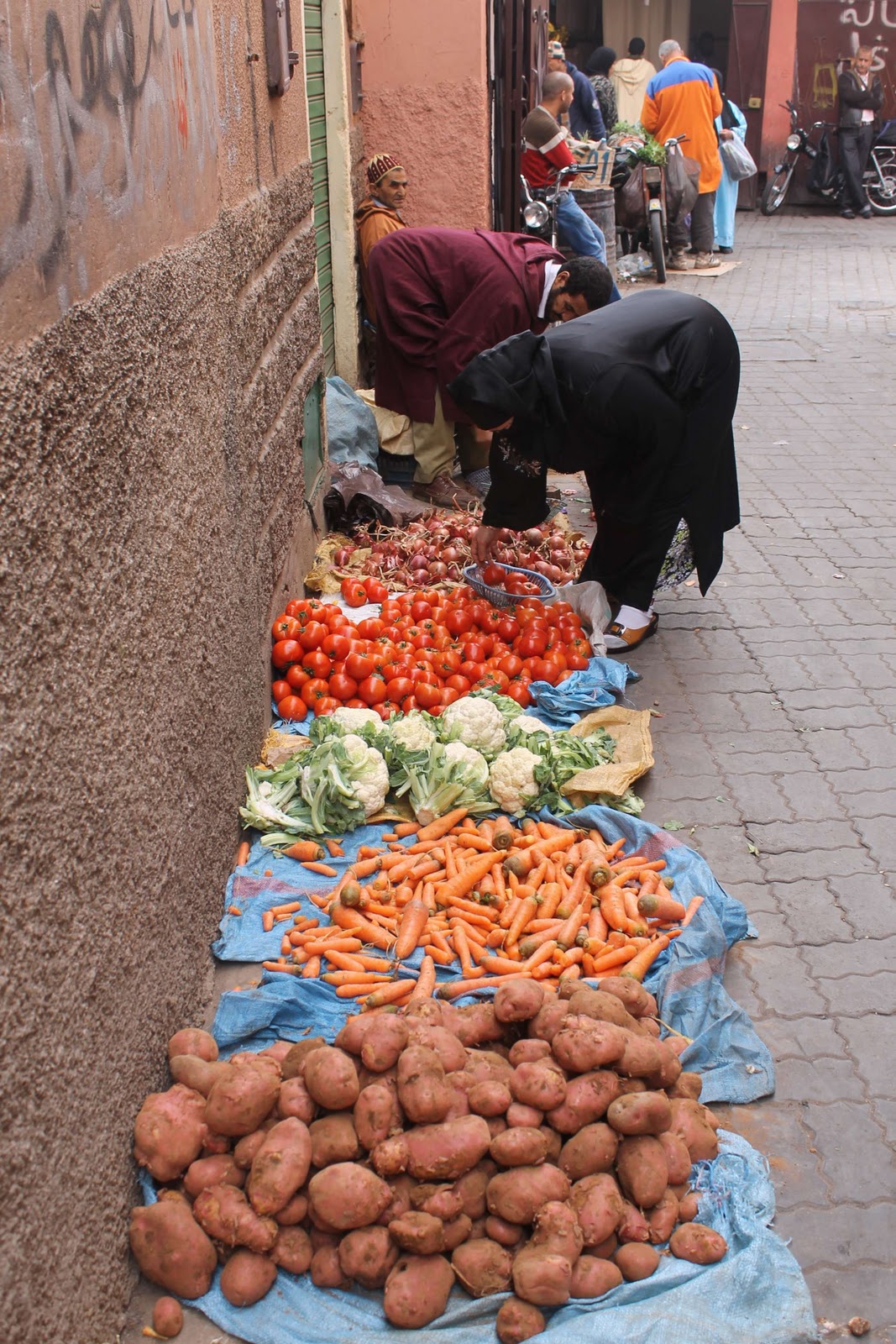 Wine, food and other pleasures: Marrakech: a stroll in a local food souk