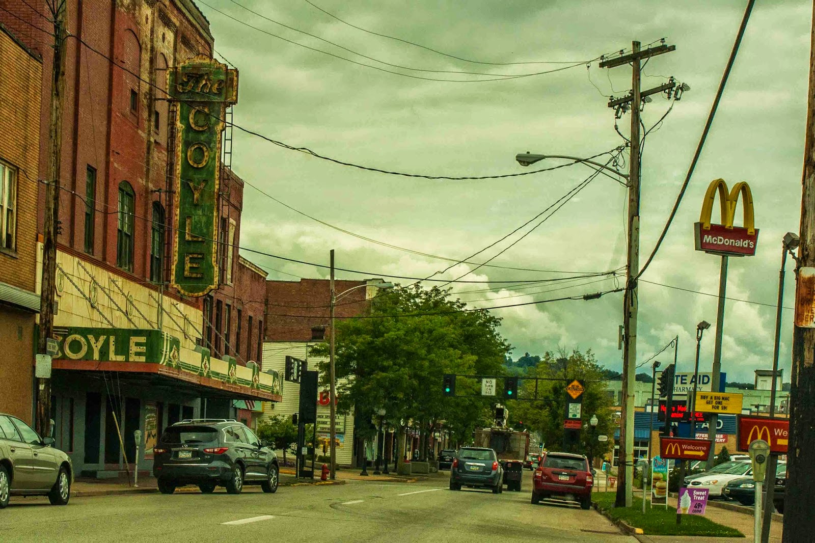 Ladee's Travels Charleroi, PA Drive through Town