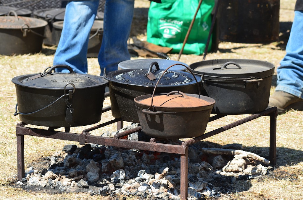 Arthur Stace CAMP OVEN COOKING