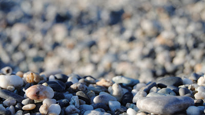 Beach Pebbles Wallpaper 1366x768