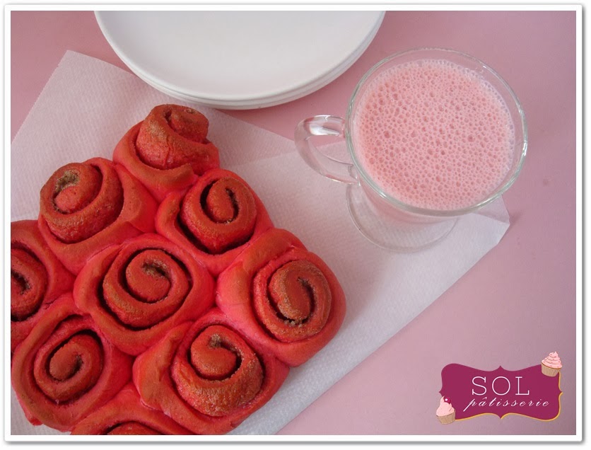 Cinnamon rolls roses pour la Saint Valentin - Cinnamon rolls rosas para o Saint Valentin