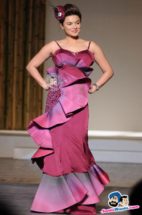 Aashka Goradia - (3) - Couture Naturally - Silhouettes-2012 Fashion show