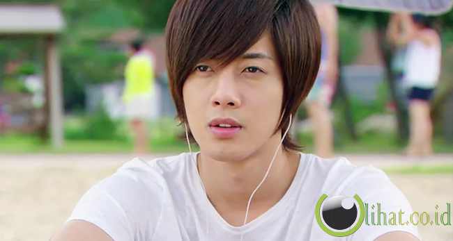 Baek Seung Jo (Kim Hyun Joong) Playful Kiss 