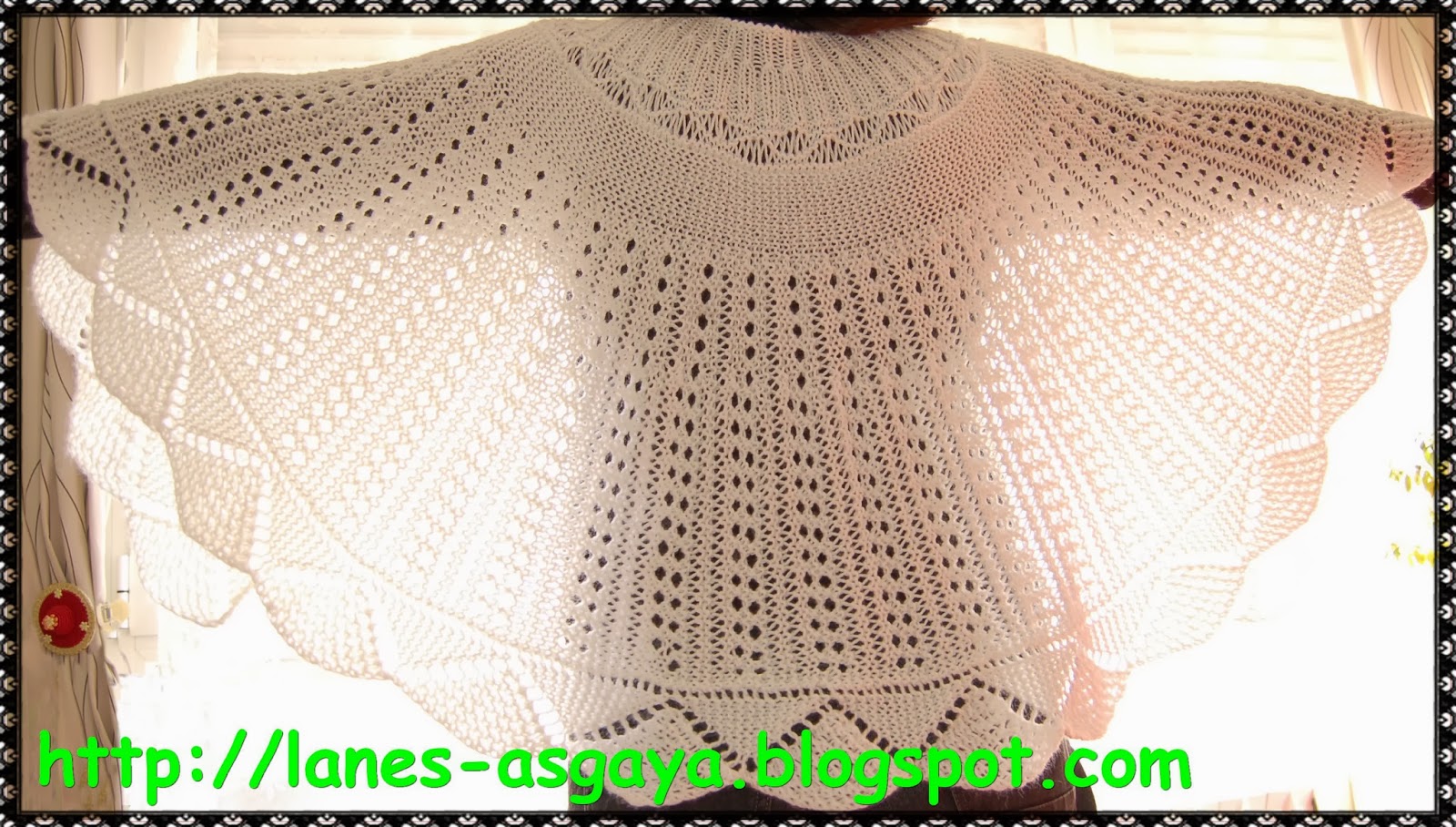 toquillas de punto pattern by Nuria Vázquez  Knitted capelet, Shawl  knitting patterns, Crochet shawl