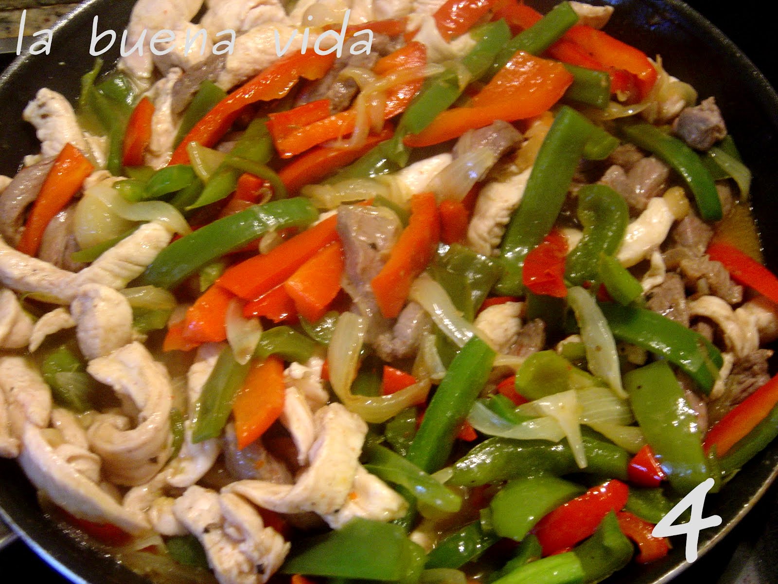 La buena vida FAJITAS DE POLLO Y TERNERA