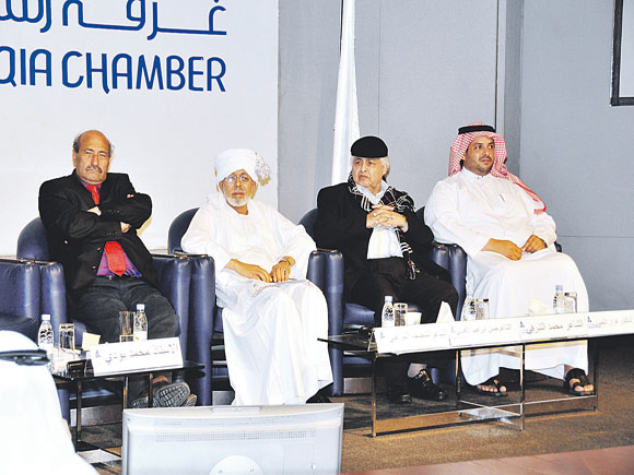 الشاعر والكاتب محمد الشرفي