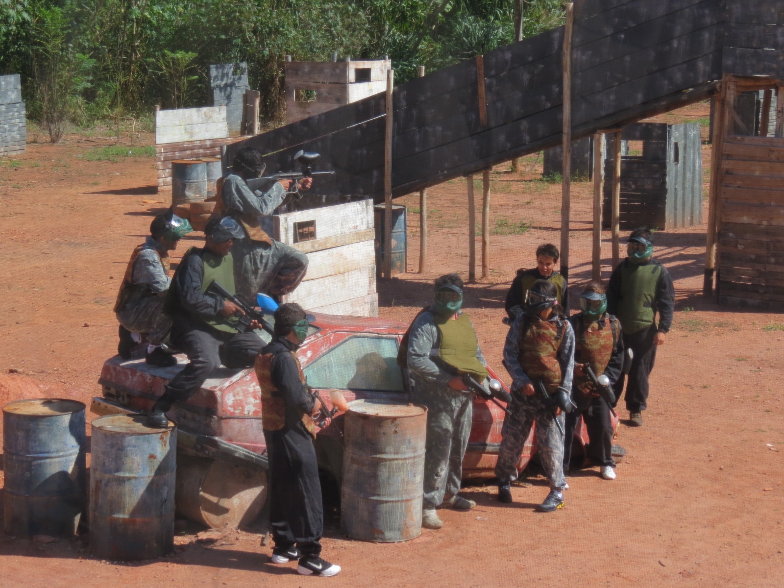 D.E.C.T. Paintball e turmas de jogos.....