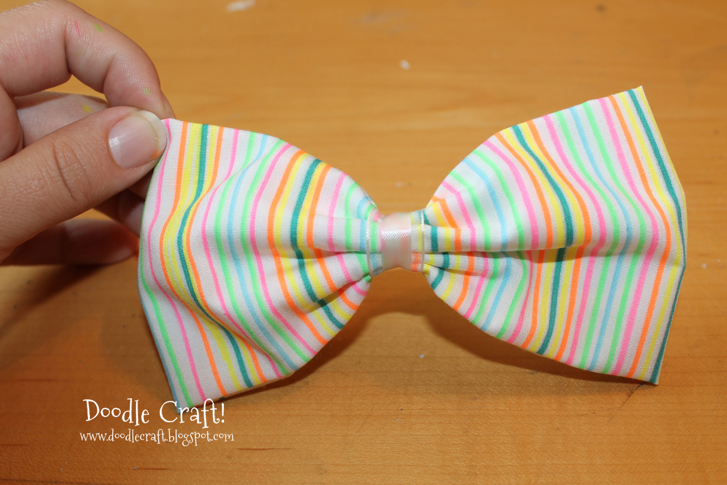 Doodlecraft Neon Sharpie Hair Bows! Hot Glue Gun Week!