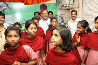  Mahesh Manjrekar Visits Nana Patekar’s Ganpati Photo Gallery