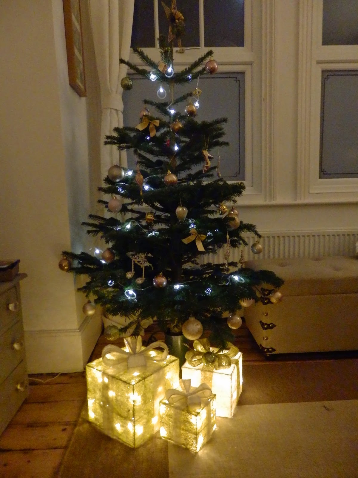 doyounoah Christmas Tree Decor Light up parcels