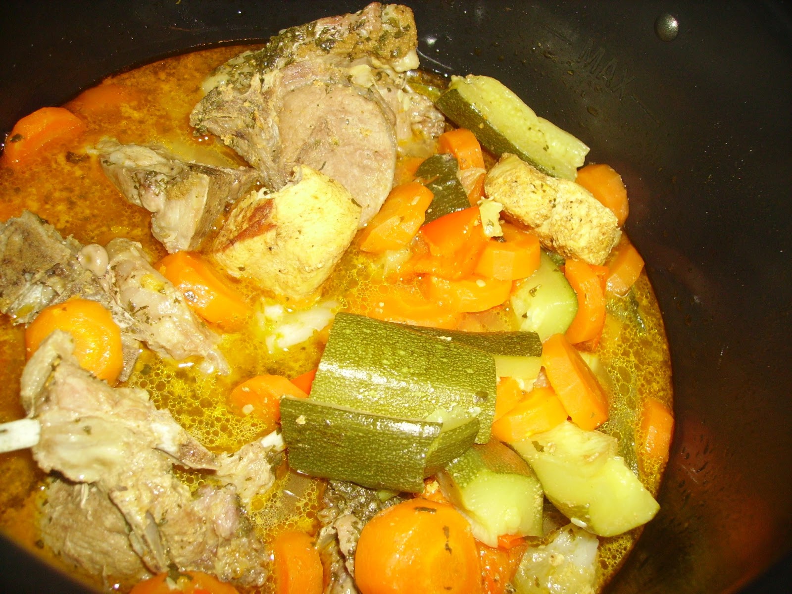 Tajine d' agneau et poulet aux légumes