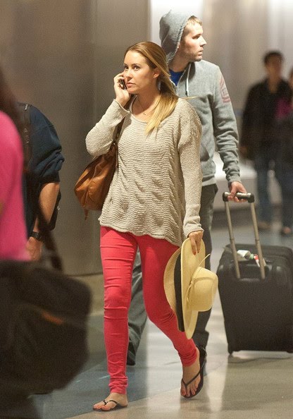 Hills Freak: Lauren Conrad Contends with Lost Luggage at LAX Airport