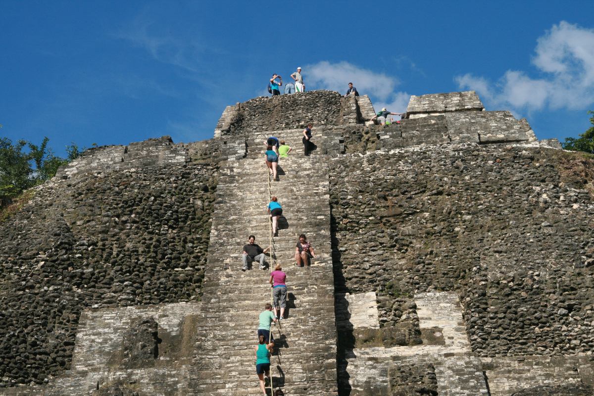 lamanai ruins
